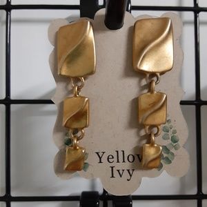 Gold square earrings